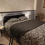 Grande Maison Au Calme, Campagne Et Nature 10 Pers Holiday home Aubiat