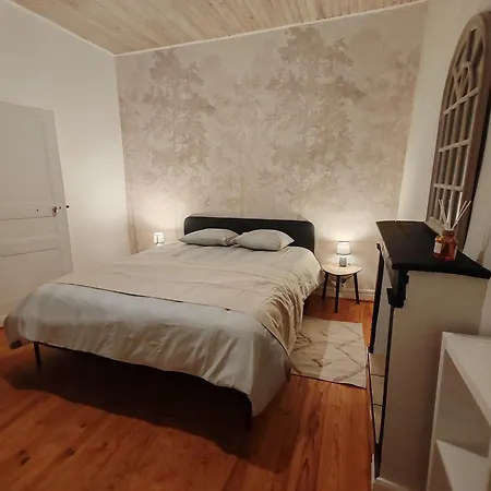 Grande Maison Au Calme, Campagne Et Nature 10 Pers Сasa de vacaciones