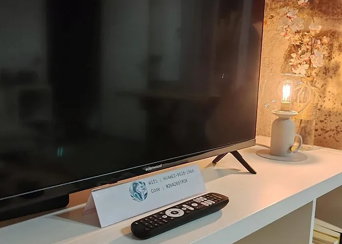 Holiday home Grande Maison Au Calme, Campagne Et Nature 10 Pers Aubiat