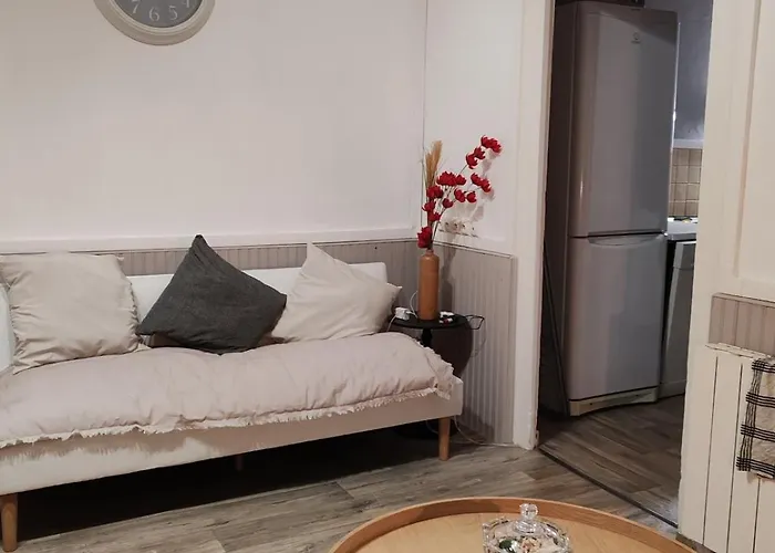 Grande Maison Au Calme, Campagne Et Nature 10 Pers Holiday home *