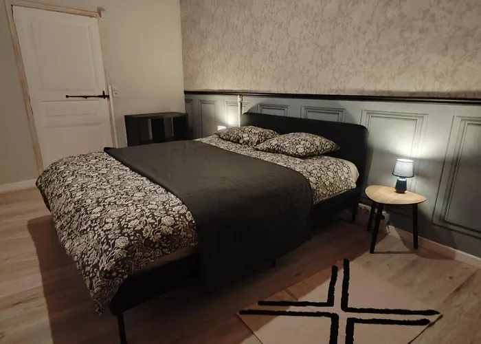 Holiday home Grande Maison Au Calme, Campagne Et Nature 10 Pers Aubiat