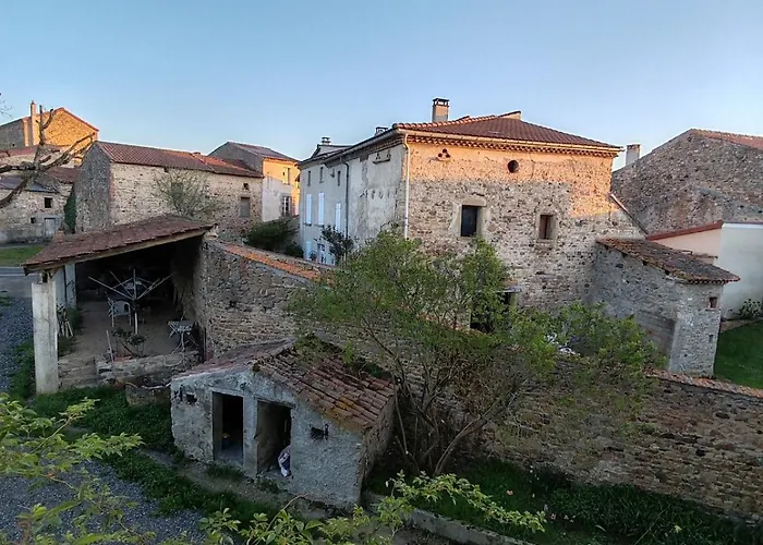 Grande Maison Au Calme, Campagne Et Nature 10 Pers Aubiat