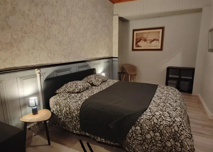 Grande Maison Au Calme, Campagne Et Nature 10 Pers Сasa de vacaciones Aubiat