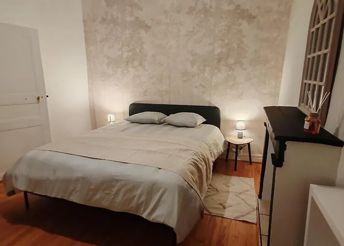 Grande Maison Au Calme, Campagne Et Nature 10 Pers Holiday home